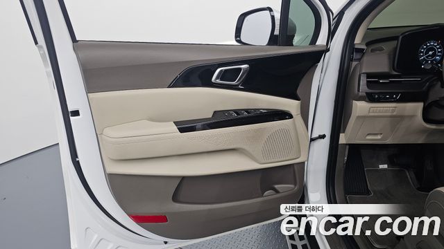 Kia Canival 2023 — photo 14
