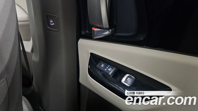 Kia Canival 2023 — photo 32