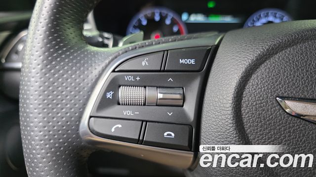 Genesis G70 2019 — photo 27