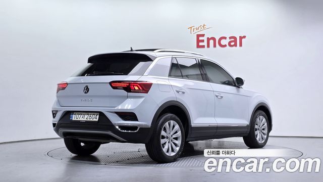 Volkswagen T-Roc 2021 — photo 2
