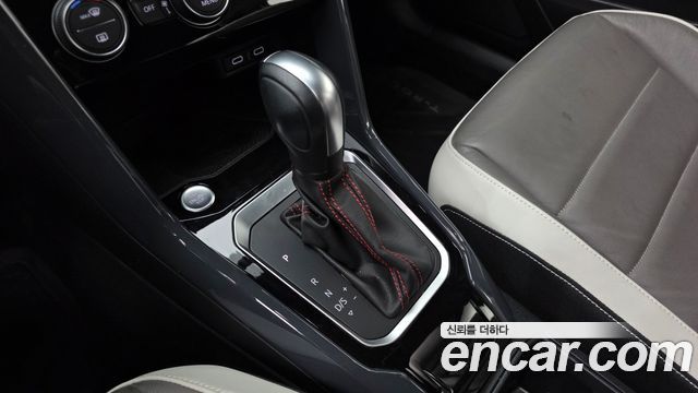 Volkswagen T-Roc 2021 — photo 9
