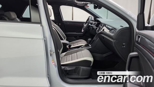 Volkswagen T-Roc 2021 — photo 11