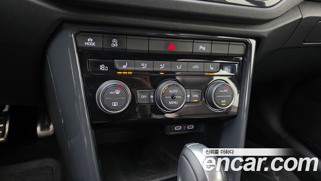 Volkswagen T-Roc 2021 — photo 17