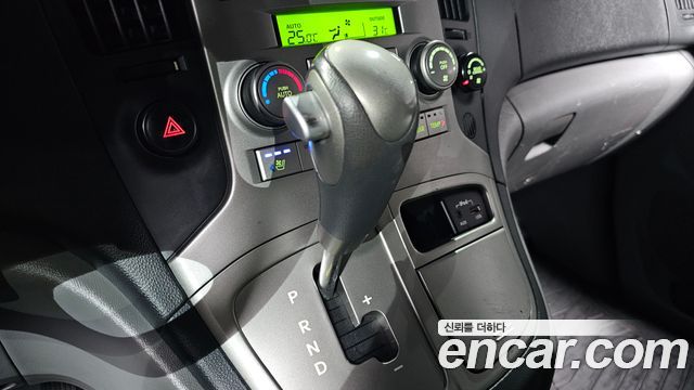 Hyundai Starex 2015 — photo 9