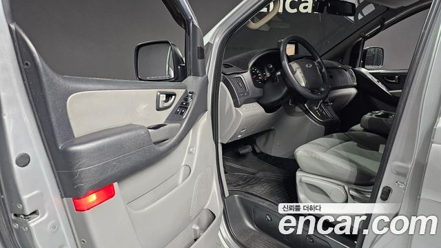 Hyundai Starex 2015 — photo 11