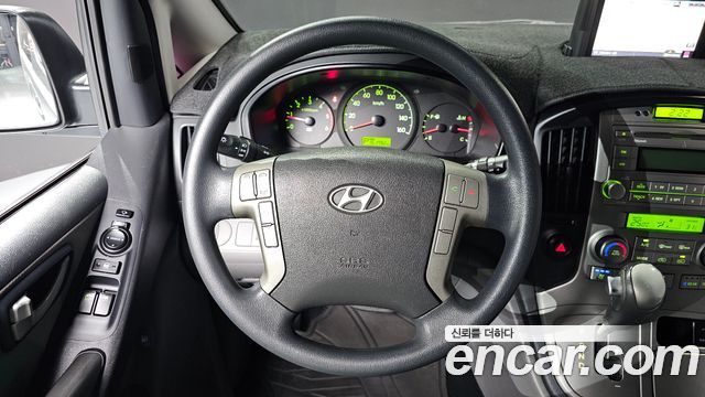 Hyundai Starex 2015 — photo 12