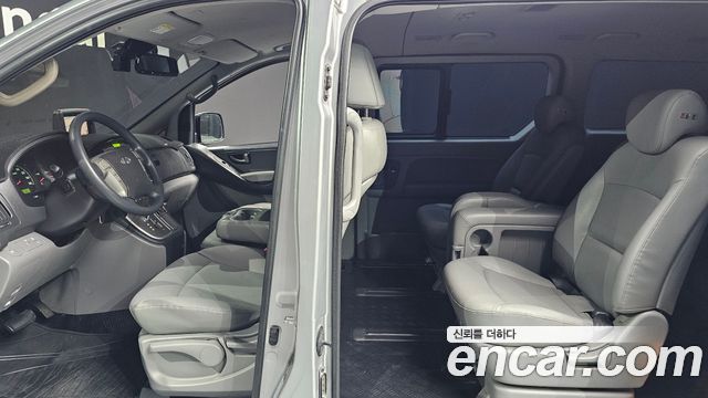 Hyundai Starex 2015 — photo 17