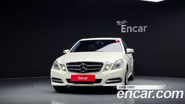 Mercedes-Benz E-Class 2012 — photo 3