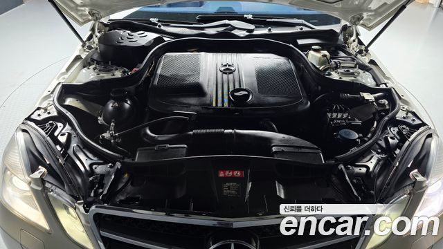Mercedes-Benz E-Class 2012 — photo 6