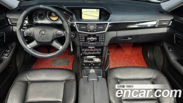Mercedes-Benz E-Class 2012 — photo 7
