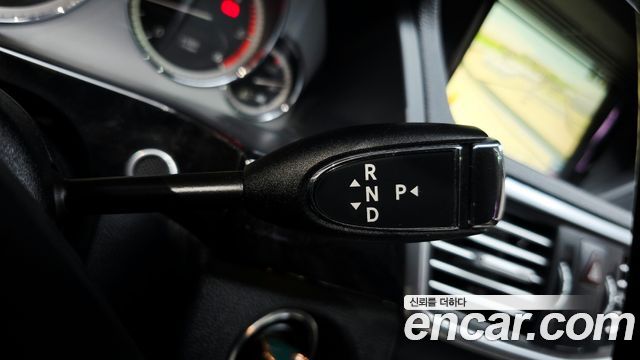 Mercedes-Benz E-Class 2012 — photo 9