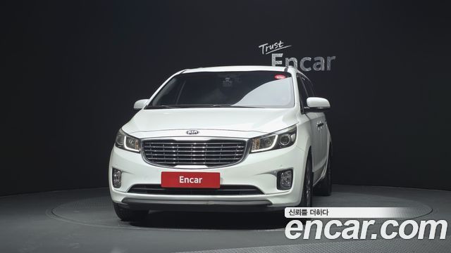Kia Canival 2015 — photo 3