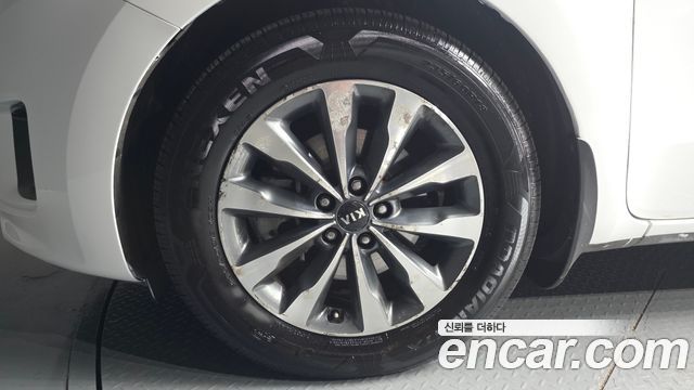 Kia Canival 2015 — photo 5