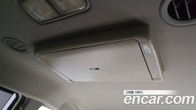 Kia Canival 2015 — photo 17