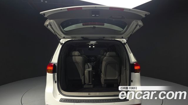Kia Canival 2015 — photo 20