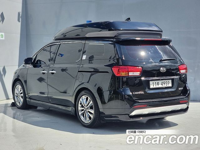 Kia Canival 2015 — photo 3