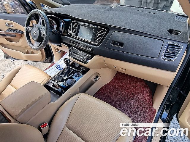 Kia Canival 2015 — photo 6