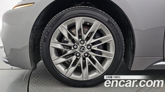 Lexus LS 2020 — photo 5