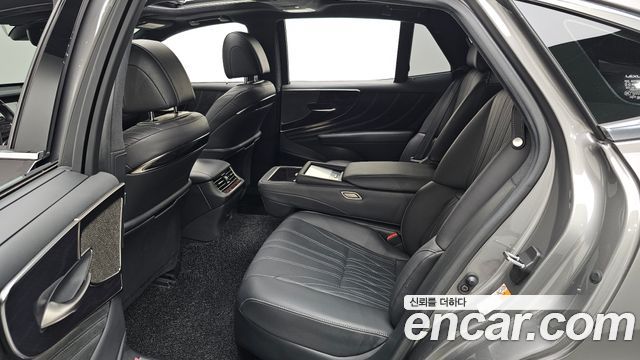 Lexus LS 2020 — photo 16