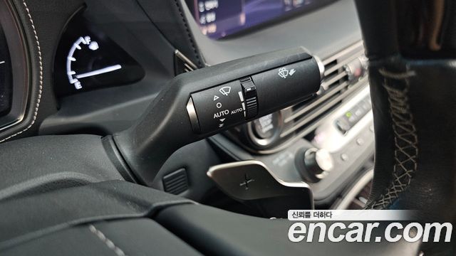 Lexus LS 2020 — photo 29