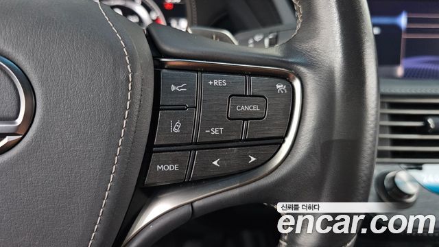 Lexus LS 2020 — photo 30