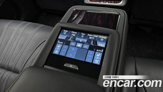 Lexus LS 2020 — photo 33