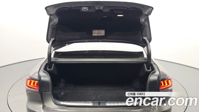 Lexus LS 2020 — photo 35