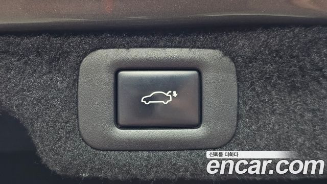 Lexus LS 2020 — photo 36