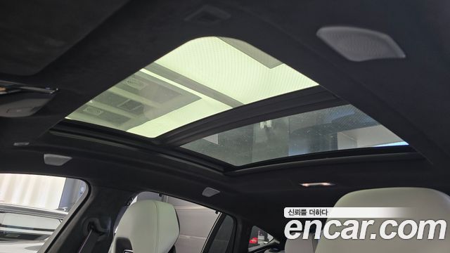 BMW X6M 2021 — photo 17