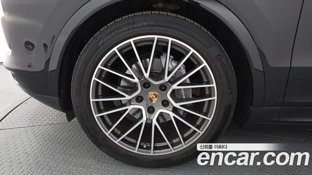 Porsche Cayenne 2021 — photo 5