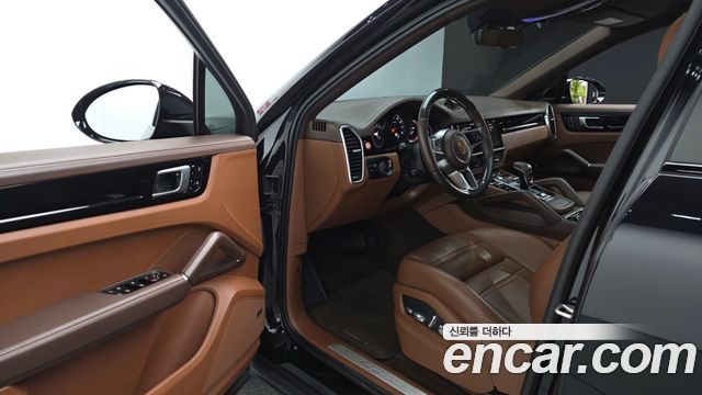Porsche Cayenne 2021 — photo 13