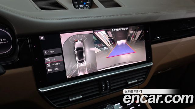 Porsche Cayenne 2021 — photo 22