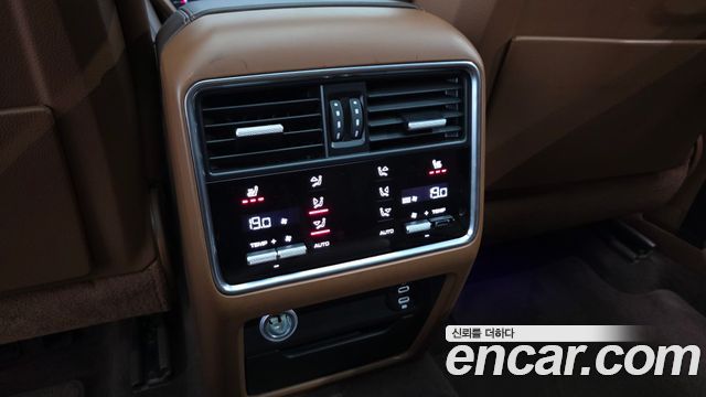 Porsche Cayenne 2021 — photo 25