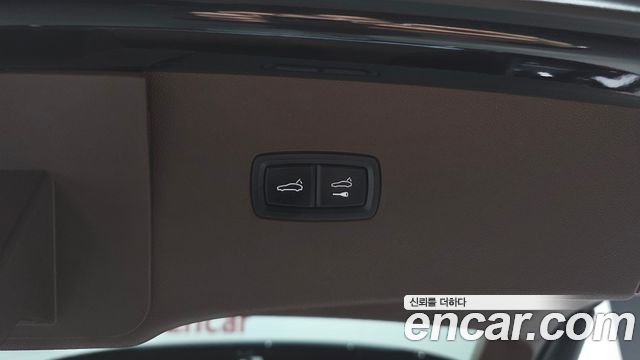 Porsche Cayenne 2021 — photo 26