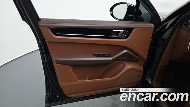 Porsche Cayenne 2021 — photo 14