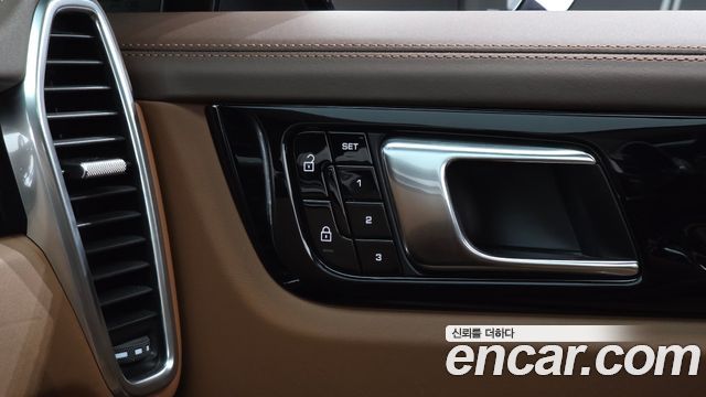 Porsche Cayenne 2021 — photo 33
