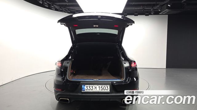 Porsche Cayenne 2021 — photo 35