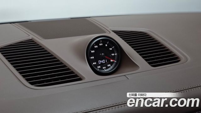 Porsche Cayenne 2021 — photo 37