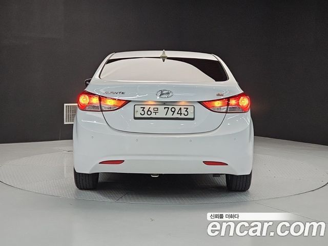Hyundai AVANTE 2014 — photo 3