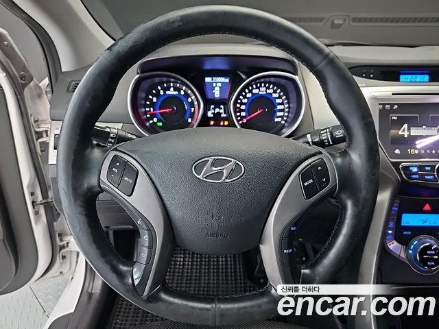 Hyundai AVANTE 2014 — photo 9