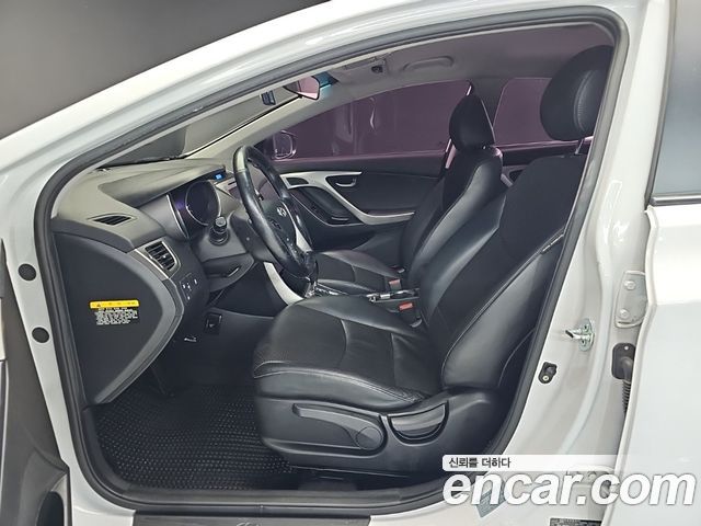 Hyundai AVANTE 2014 — photo 11