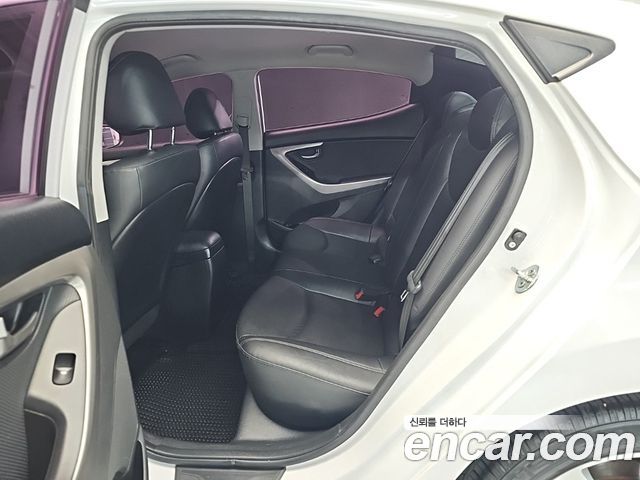 Hyundai AVANTE 2014 — photo 12