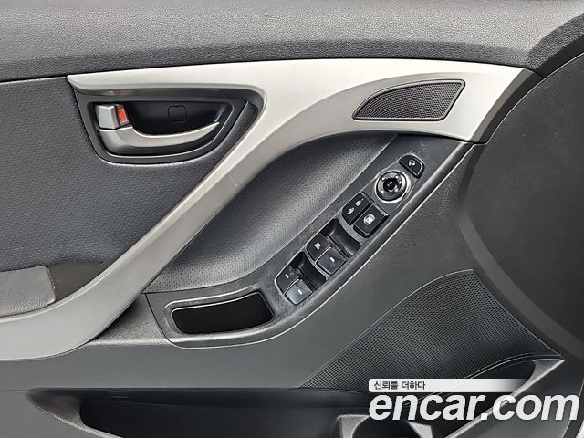 Hyundai AVANTE 2014 — photo 15
