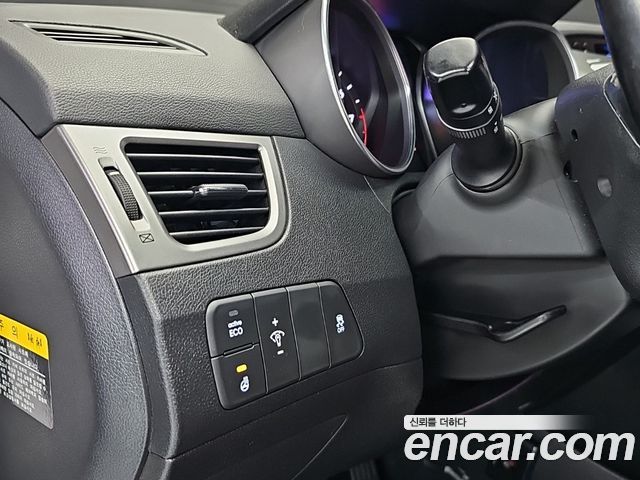 Hyundai AVANTE 2014 — photo 16