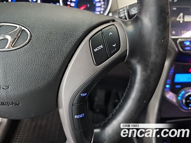 Hyundai AVANTE 2014 — photo 17