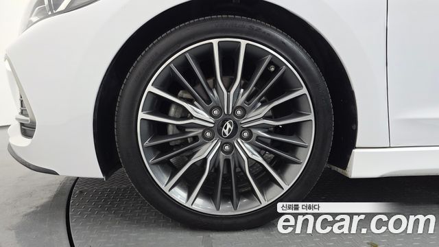 Hyundai AVANTE 2018 — photo 5