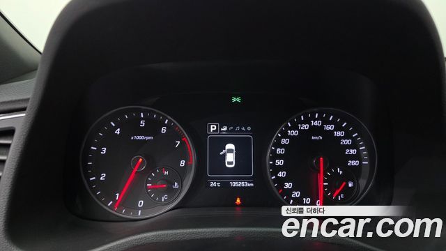 Hyundai AVANTE 2018 — photo 11