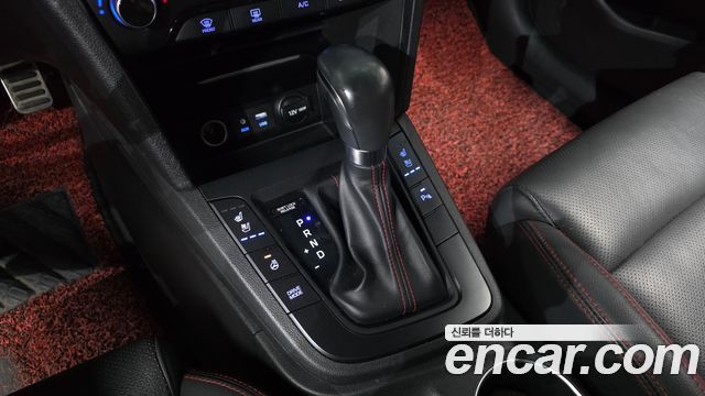 Hyundai AVANTE 2018 — photo 12