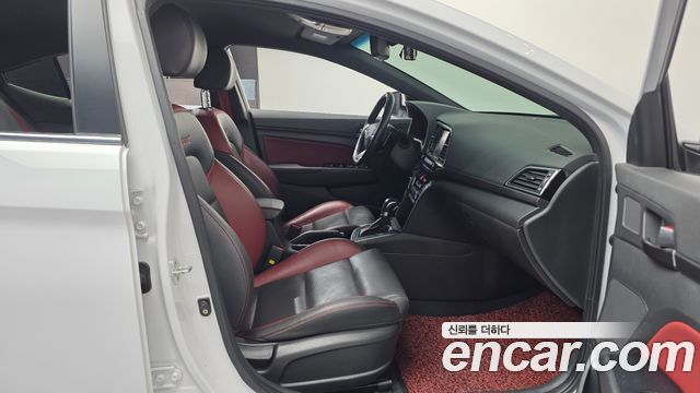 Hyundai AVANTE 2018 — photo 17