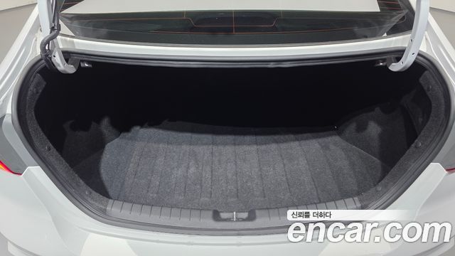 Hyundai AVANTE 2018 — photo 26